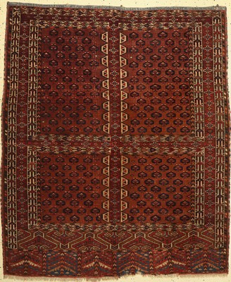 Yomud Engsi antik, Turkmenistan, 19.Jhd, Wolle auf Wolle, ca. 170 x 144 cm, EHZ:(Alters-und Gebrauchsspuren), leicht beschädigt.