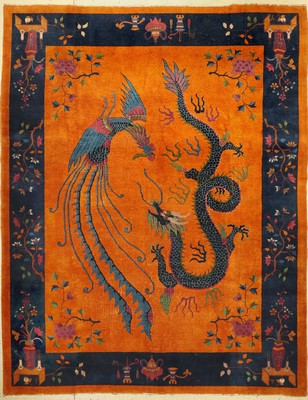 Seltener antiker Peking, (Drache & Phönix),China, 19.Jhd, Wolle auf Baumwolle, ca. 355 x 280 cm, sehr ausgefallenes Motiv. EHZ: (Alters-und ...