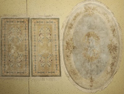 3 Lots Seidenteppiche, China, ca. 40 Jahre,reine Naturseide,ca. 185 x 125 cm, 125 x 62 cm, Reinigungsbedürftig, EHZ: 2