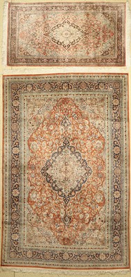 2 Lots Kashmir Seide, Indien, ca. 50 Jahre,Seide auf Baumwolle, ca.280 x 180 & 170 x 90cm. EHZ:2 (Fleckig)