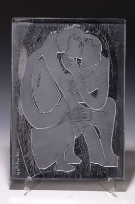 Rosenthal Jahresobjekt in Glas 1981, "Das Paar" von HAP Grieshaber, signiert und num. 747/3000, ca. 44x31cm, in orig. Holzbox, mit ...
