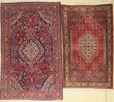 2 lots, Persien, Bidjar ca. 145 x 87cm & Sarogh ca. 170 x 103cm, ca.40 Jahre, Wolle auf Baumwolle, EHZ: 2.