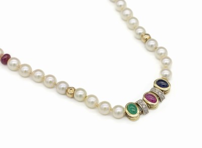 Überlanges Akoyazuchtperl-Collier mit 14 kt Gold Schmuckschließe, GG 585/000, Akoyazuchtperlen, D. ca. 5.7-6.2 mm, Schließe mit je einem ...