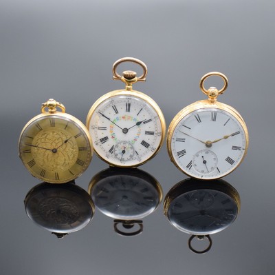 3 offene Goldtaschenuhren in GG 750/000, England / Schweiz um 1880 - 1900, 1. schwere englische Spitzzahnanker-Uhr im vollgrav. Geh., Emailzifferbl., ...