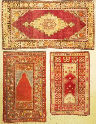 Konvolut 3 Türkischer Teppiche, um 1900, Wolle auf Wolle, ca. 225 x 119 cm, EHZ: 4