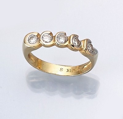 18 kt Gold Brillant-Ring, GG/WG 750/000, 5 Brillanten zus. ca. 0.60 ct Weiß/vs-si, RW 54,ca. 3.6 g