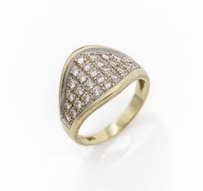 14 kt Gold Brillant-Ring, GG/WG 585/000, 30in WG gefasste Brillanten zus. ca. 0.60 ct Weiß/si, RW 55, ca. 6.3 g, Reinigung notwendig