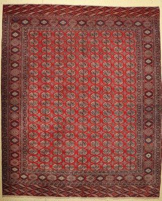 Hauptteppich, Turkmenistan, um 1940, Wolle auf Wolle, ca. 355 x 310 cm, EHZ: 2-3