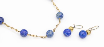14 kt Gold Lapislazuli-Collier, GG 585/000 gepr., endlos, 20 Lapislazulikugeln, D. ca. 11.9 mm, verbunden mit in sich gedrehten Elementen, L. ca. 80 ...