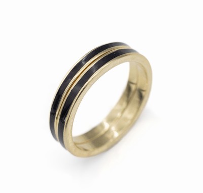 2 14 kt Gold Vorsteckringe mit schwarzem Email, GG 585/000, ca. 4.3 g, RW 57