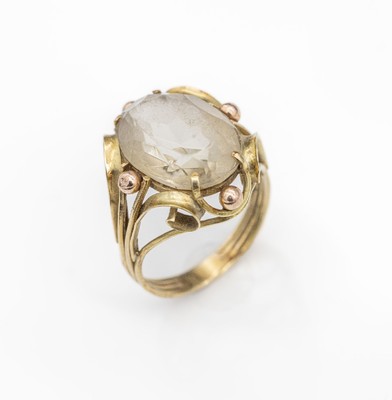 14 kt Gold Quarz-Ring, GG/RG 585/000, 1950er Jahre, aufwändige Fassung mit GG- Drähten und -Stäben und RG-Kügelchen, total ca. 7.3 g, RW 65