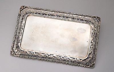 Tablett 800er Silber, um 1900, Rand mit gesägter Durchbrucharbeit, Rocaillen,ca. 26 x 17 cm, total ca. 260 g