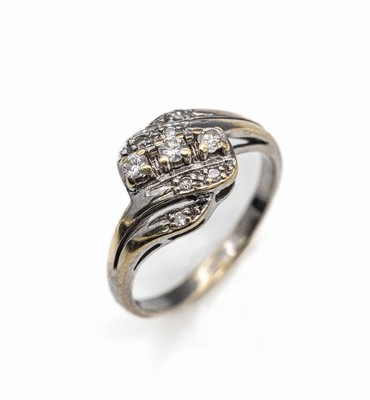 14 kt Gold Diamant-Ring, GG 585/000 rhod., asymm. 3 Brillanten und 6 8/8-Diamanten zus. ca. 0.15 ct Weiß/si, RW 53, ca. 3.3 g, neue Rhod. empfohlen