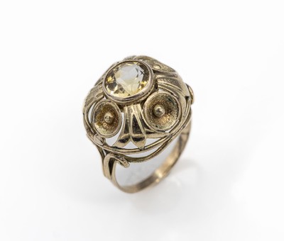 8 kt Gold Citrin-Ring, GG 333/000, abstrakt floral, 1940er-Jahre, mittig rundfacett. Citrin ca. 2.60 ct, RW 57, ca. 5.0g