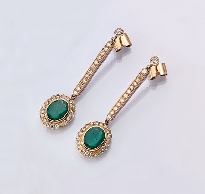 14 kt Gold Smaragd-Brillant-Ohrstecker, RoseG 585/000 gepr., länglich beweglich, 2 rundfacett. Smaragde zus. ca. 3.85 ct, 66 Brillanten zus. ca. ...