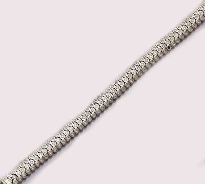 18 kt Gold Brillant-Armband, GG 750/000 gepr. rhod., 171 Brillanten zus. ca. 4.28 ct Weiß/si-p (3 Steine fehlen), L. ca. 18 cm, Kastenschloß mit ...