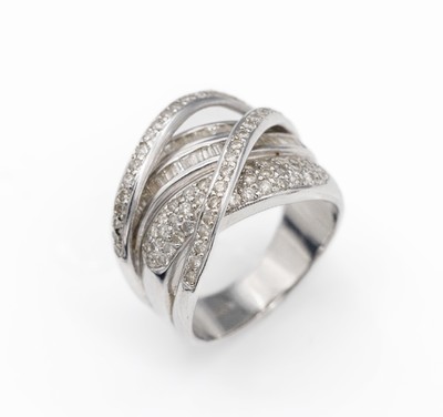 14 kt Gold Diamant-Ring, WG 585/000, asymmetrisch, 77 Brillanten und 42 Diamanttrapeze zus. ca. 1.10 ct Weiß/si-p, RW 54, ca. 9.8 g