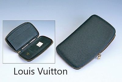 LOUIS VUITTON Organizer mit Kugelschreiber, grünes Epi-Leder, 2 Seitenfächer, 1 x mit Platz für 5 Kreditkarten, 1 x für Scheine oderPapiere, mit ...