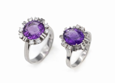 Konvolut 2 14 kt Gold Amethyst-Diamant-Ringe, WG 585/000, 1 x rundfacett. Amethyst ca. 4.0 ct, 8 Brillanten zus. ca. 0.24 ct Weiß/vs-si, RW 54; 1 x ...