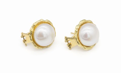 Paar 18 kt Gold Mabeperl-Ohrclipstecker, GG 750/000, 2 Mabeperlen D ca. 12.3 mm, Meistermarke unged., total ca. 13.2 g