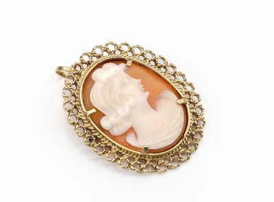 18 kt Gold Muschelkamee-Brosche/Anhänger, GG 750/000, Frauenportrait nach klass. Vorbild, ca. 3.5 x 2.8 cm, total ca. 9.2 g