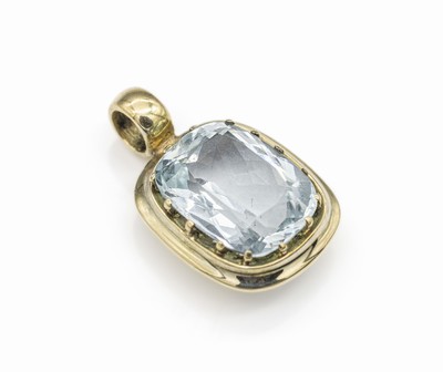 14 kt Gold Aquamarin-Anhänger, GG 585/000, Öse 18 kt Gold, GG 750/000, Aquamarin ca. 11.0 ct, ca. 5.6 g, ca. 2.8 x 1.8 cm