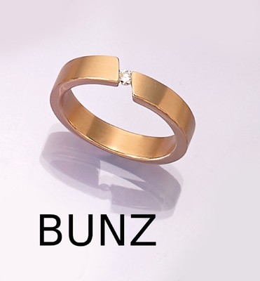 18 kt Gold BUNZ Brillant-Ring, GG 750/000, einzelner Brillant ca. 0.07 ct (grav.) feines Weiß/vs, RW 60, ca. 8.8 g, sign.