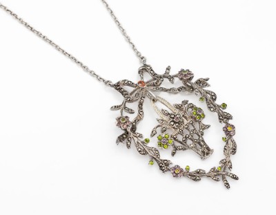 Markasit-Anhänger, Silber gepr., wohl Frankreich um 1900, florale Gestaltung, in sich bewegl. mit Markasiten und facett. Glassteinen in versch. ...