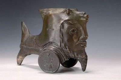 Gernot Rumpf, geb. 1941, Fischvater, Bronzeskulptur, signiert und num. 21/25, am Kopf patinierung berieben, ca. 23 x 30 cm