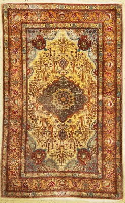 Kayseri Seide alt, Türkei, um 1930, reine Naturseide, (Metallbroschiert), ca. 205 x 127 cm, EHZ: 2(Ecken leicht beschädigt)