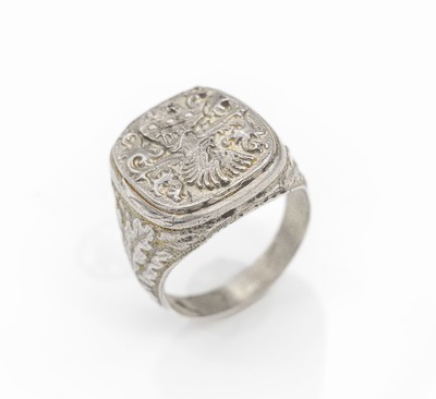 Siegelring, 925er Silber, Ringkopf mit Darstellung eines Wappens, Ringschultern mit Eichenlaubdekor, RW 60, ca. 12 g