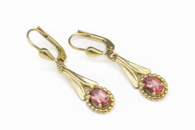 Paar 14 kt Gold Turmalin-Ohrhänger, GG 585/000, bewegl. Abhängungen, 2 ovalfacett. rosafarb. Turmaline, ca. 2.5 g