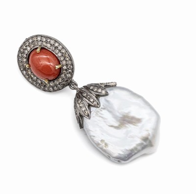 Diamant-Korallen-Perl-Clipanhänger, Silber geschwärzt, oval, mittig Korallencabochon von sehr schöner intensiver Farbe, bewegl. Abhängung mit ...