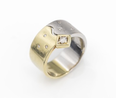 14 kt Gold Brillant-Ring, GG/WG 585/000, 8 Brillanten zus. ca. 0.153 ct (grav.) Weiß/si, RW 54, ca. 8.3 g