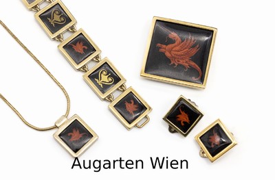 Schmuckset mit Porzellanmalerei, 925er Silber verg., Manufaktur Augarten Wien, best. aus: Armband, L. ca. 17.5 cm, Anhänger an Schlangenkette, L. ...