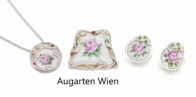 Schmuckset mit Porzellanmalerei, 925er Silber, Manufaktur Augarten Wien, best. aus: 1Brosche, ca. 4 x 3.3 cm, 1 Anhänger an Kordelkette, L. ca. 45 ...