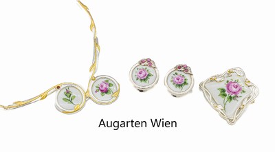 Schmuckset mit Porzellanmalerei, 925er Silber teilverg., Manufaktur Augarten Wien, best. aus: Collier, L. ca. 44 - 47 cm, 1 Brosche/Anhänger, ca. 4 ...