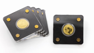 5 Goldmedaillen aus der Serie Deutsche Wahrzeichen & Ereignisse in Gold, 999 Feingold Kollektion, jeweils Kniefall von Sachsen, orig. unter verschr. ...