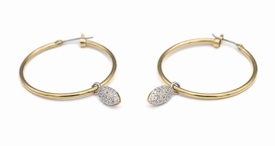 Paar 8 kt Gold Ohrcreolen mit Einhängern, GG 333/000 gepr., D. ca. 3.5 cm, mit 2 abnehmbaren Einhängern mit Diamant- Imitationen, total ca. 7.6 g
