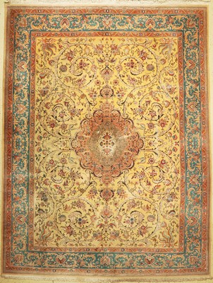 Täbriz fein(50 Raj), Persien, um 1960, Korkwolle, ca. 388 x 298 cm, EHZ: 2(verblaßt) kleiner Mottenfrass am Rand