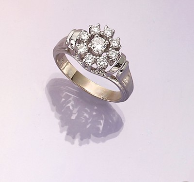 14 kt Gold Brillant-Ring, WG 585/000, 9 Brillanten zus. ca. 0.56 ct feines Weiß -Weiß/vs-si, ca. 5.2 g, RW 54