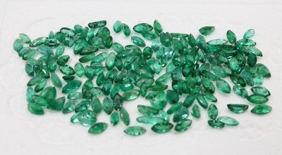 Lot lose facett. Smaragd-Navettes zus. ca. 22.63 ct