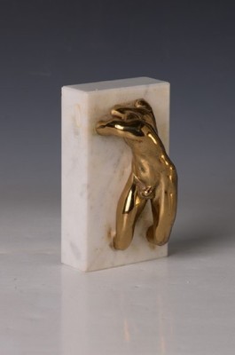 Delius Maximilian, geb. 1958, Silhouette I, polierte Bronzeskulptur, auf rot geädertem Marmorsockel, sign. und num . 10/100, ca. 17x10 cm