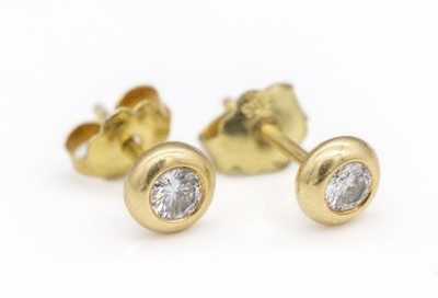 Paar 14 kt Gold Diamant-Ohrstecker, GG 585/000, 2 Brillanten zus. ca. 0.45 ct Weiß/vs
