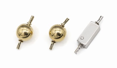 Konvolut 3 14 kt Gold Kettenschließen, GG und WG 585/000, 2 x GG Kugeln, und 1 x WG Kastenschließe, mit kl. Brillant, Snapfix- Verschluss, total ...