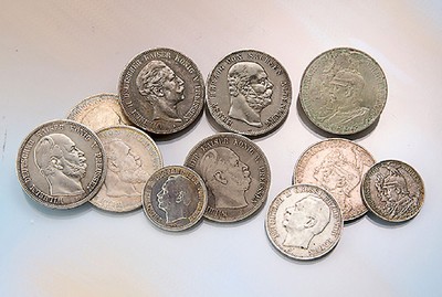 Konvolut 12 Silber Münzen, 2 x 5 Mark Deutsches Reich 1902, 1904, 1 x 2 Mark 1900, Wilhelm II Deutscher Kaiser König von Preussen, 3 x 5 Mark ...