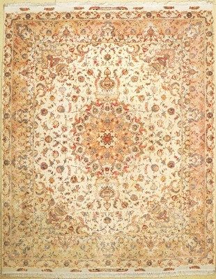Täbriz fein(50 Raj), Persien, signiert, ca.50 Jahre, Korkwolle mit Seide, ca. 317 x 255 cm, EHZ: 2(verblaß und Fleckig)