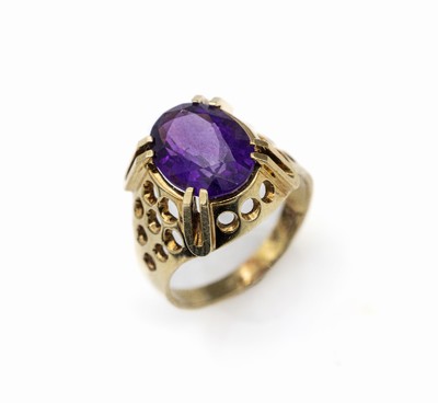 14 kt Gold Amethyst-Ring, GG 585/000, schlichte Gestaltung, ovalfacett. Amethyst, RW55, ca. 5.7 g