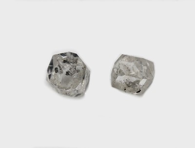 Lot 2 lose Rohdiamanten zus. ca. 2.26 ct