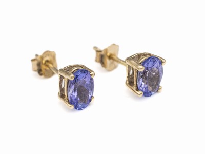 Paar 9 kt Gold Tansanit-Ohrstecker, GG 375/000, 2 ovalfacett. Tansanite zus. ca. 0.80ct